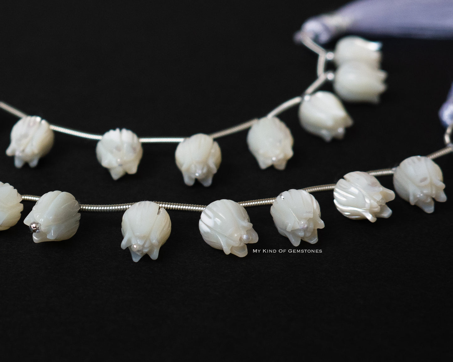 Mother Of Pearl Tulip Flower Carving Beads 1Strand